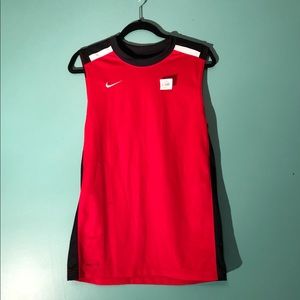 Men’s dri-fit Nike red muscle tee NWT